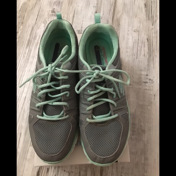 Skechers air cooled lite weight sneaker size 10 - Picture 2 of 12